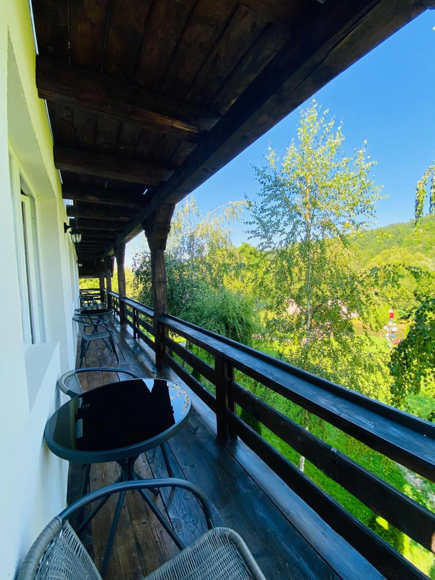 Pastravaria Alina Sirbi Exterior foto